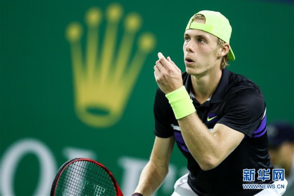 充满坎坷 充满坎坷