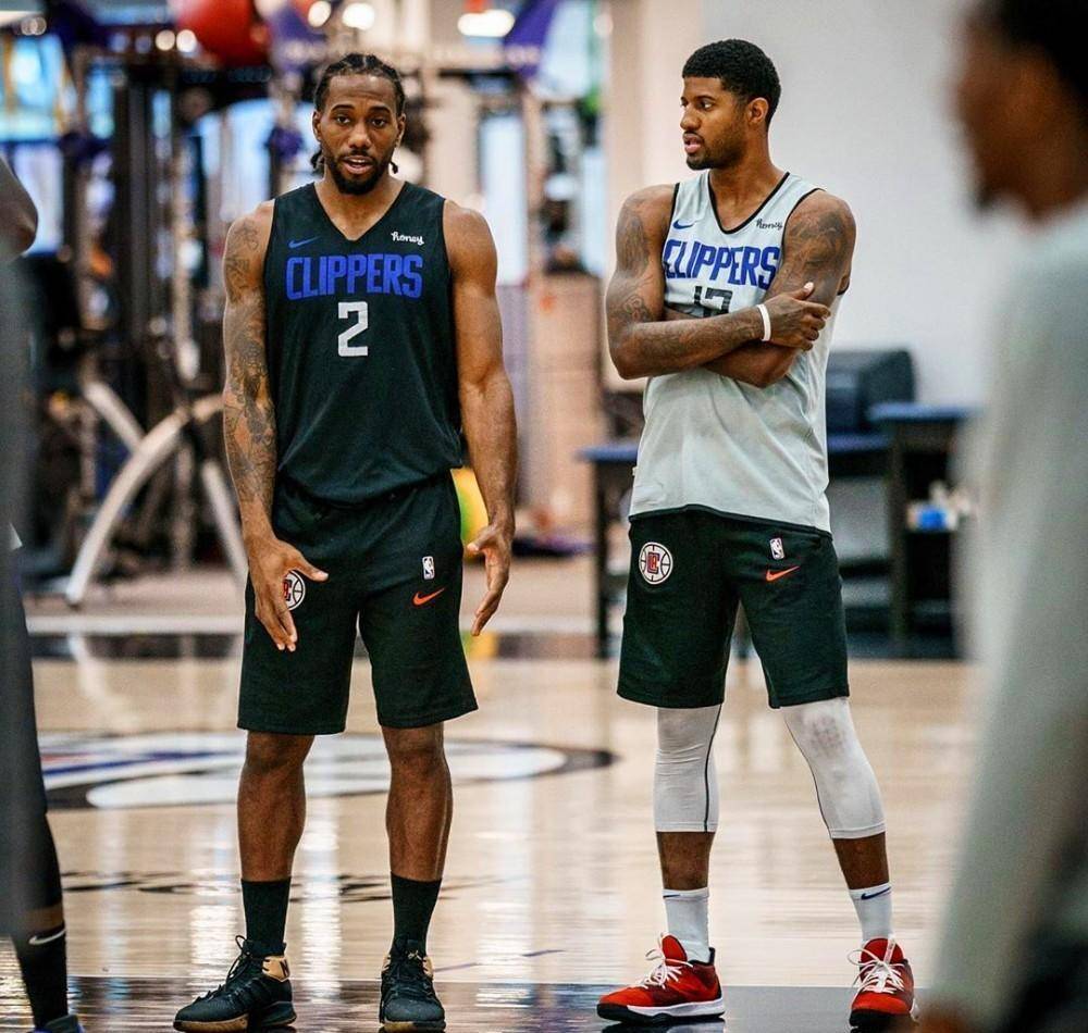 岭出现在 岭出现在