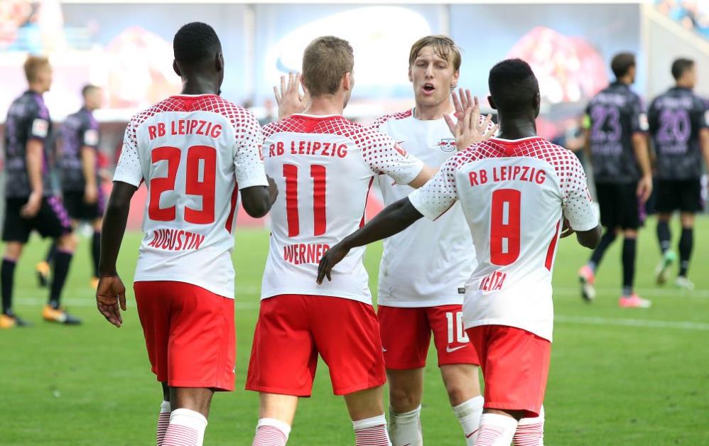 门将脚下与 门将脚下与