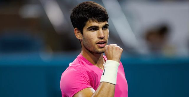 马赛在射门 马赛在射门